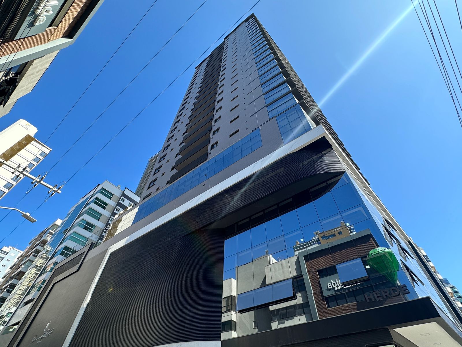 Apartamento com vista para o mar à venda com 200m² por R$ 6.690.000,00 - Invicta Itapema - Assessoria Imobiliária