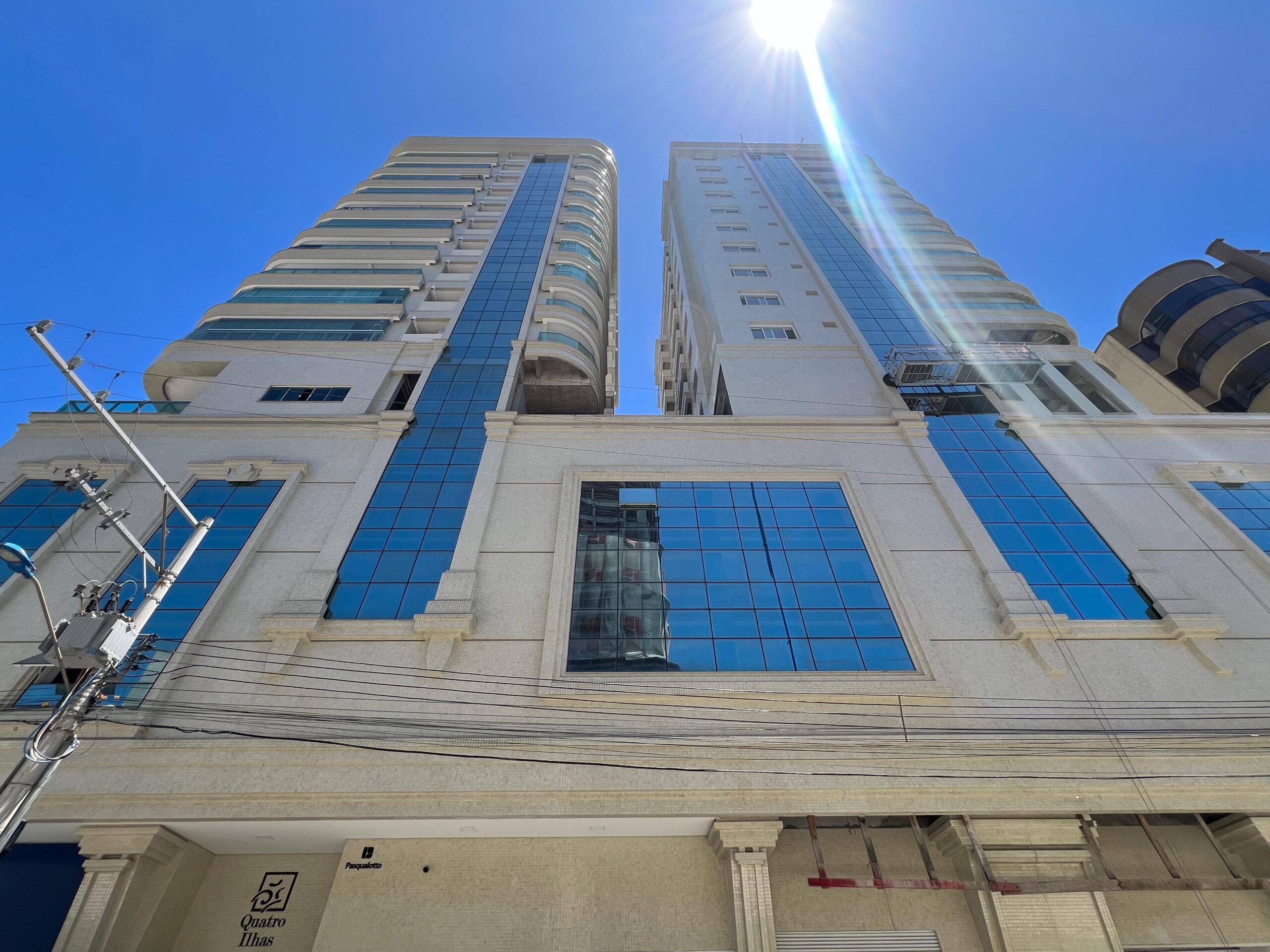 Apartamento com vista para o mar à venda com 138.38m² por R$ 3.490.000,00 - Invicta Itapema - Assessoria Imobiliária