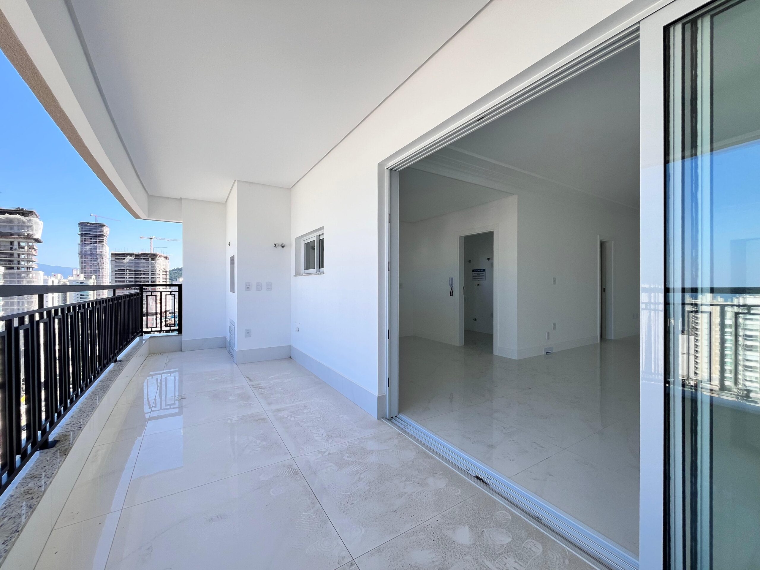  - Apartamento à venda com 160m² por R$ 2.798.000,00
