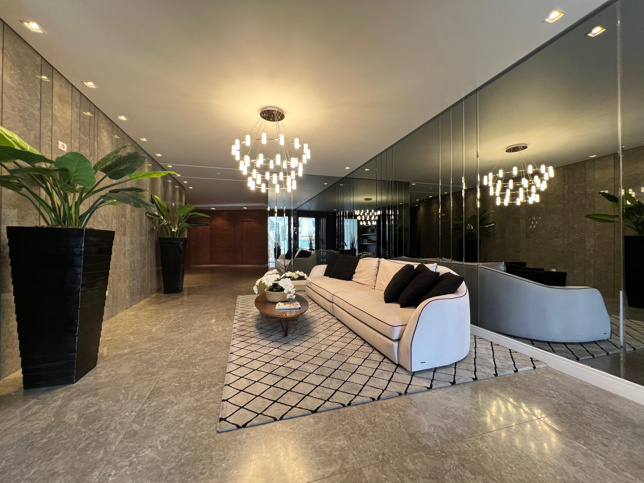  - Apartamento com vista para o mar à venda com 105m² por R$ 1.800.000,00