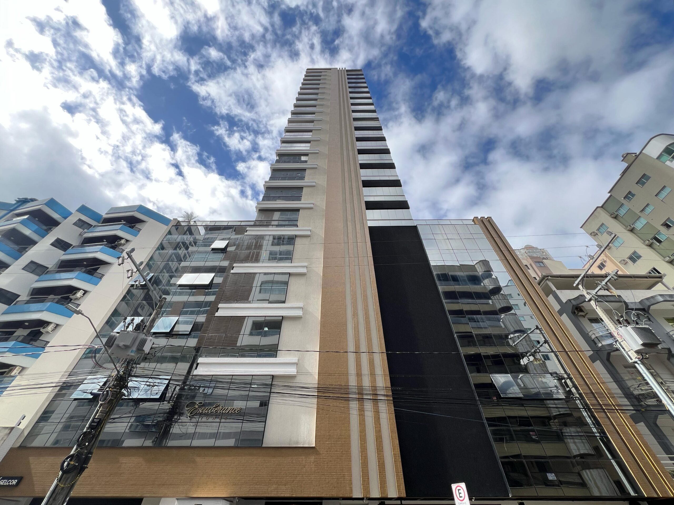 Apartamento com vista para o mar à venda com 129.31m² por R$ 2.550.000,00 - Invicta Itapema - Assessoria Imobiliária