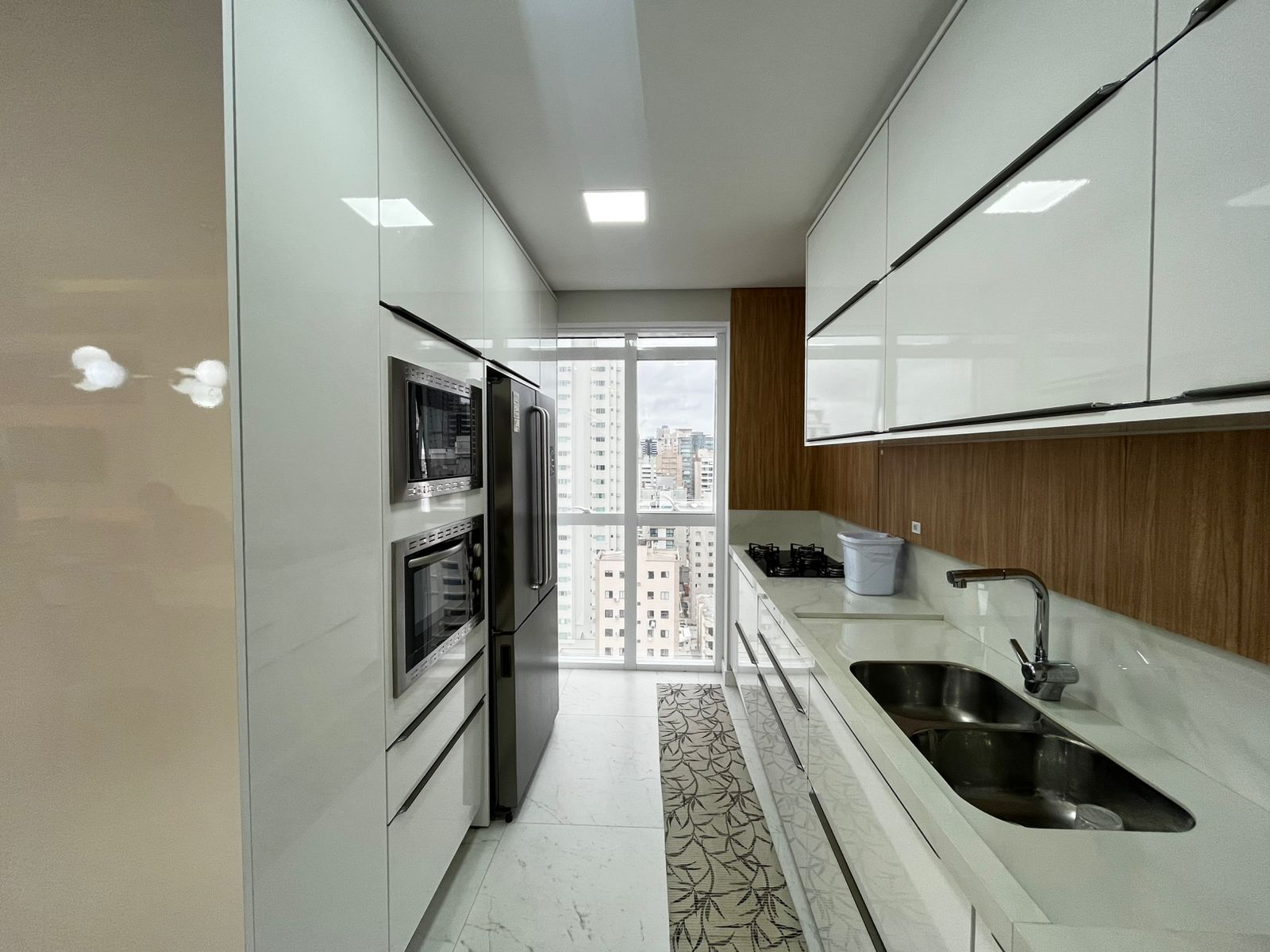  - Apartamento com vista para o mar à venda com 161m² por R$ 2.890.000,00