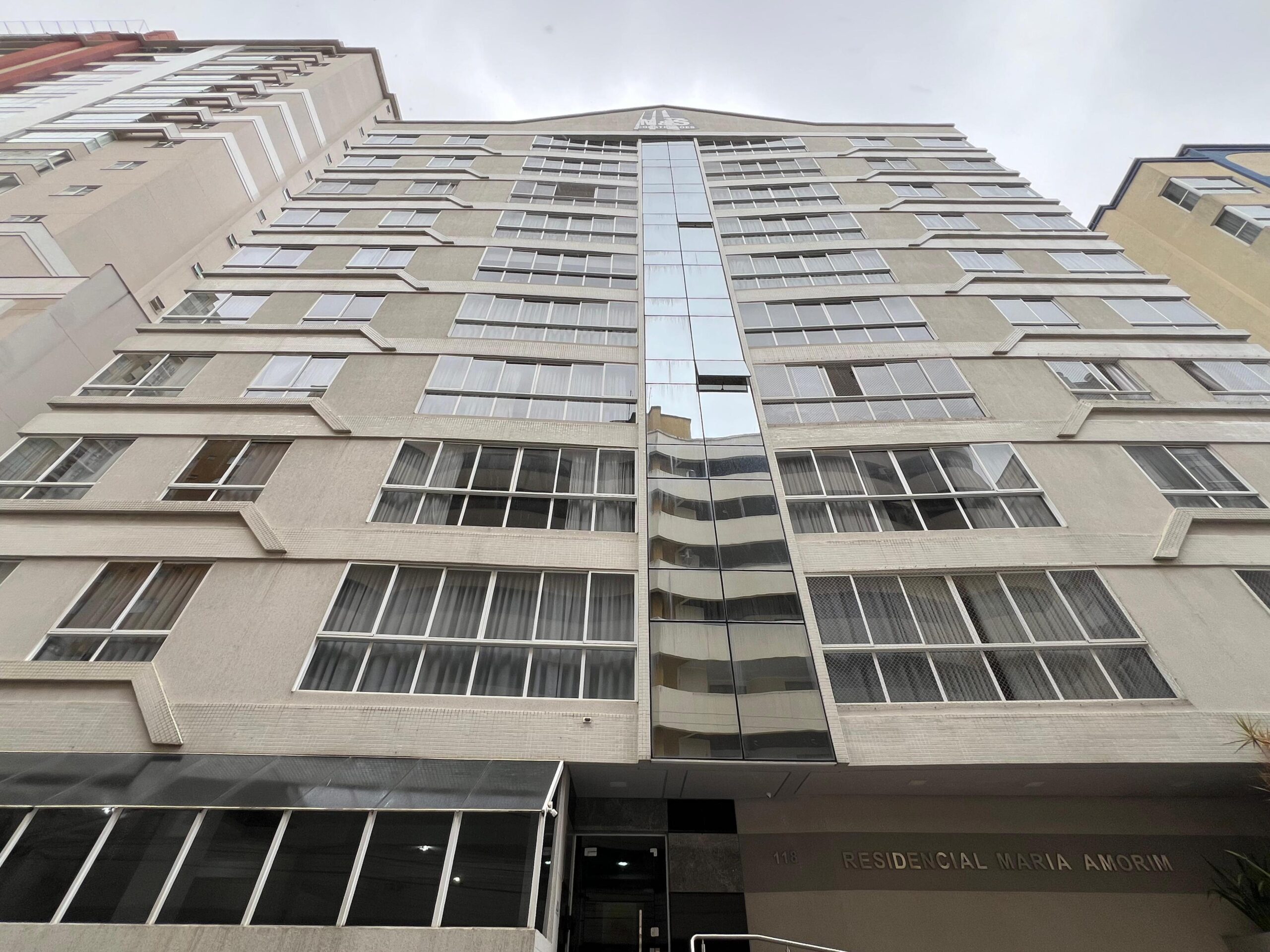 Apartamento à venda com 141m² por R$ 2.000.000,00 - Invicta Itapema - Assessoria Imobiliária