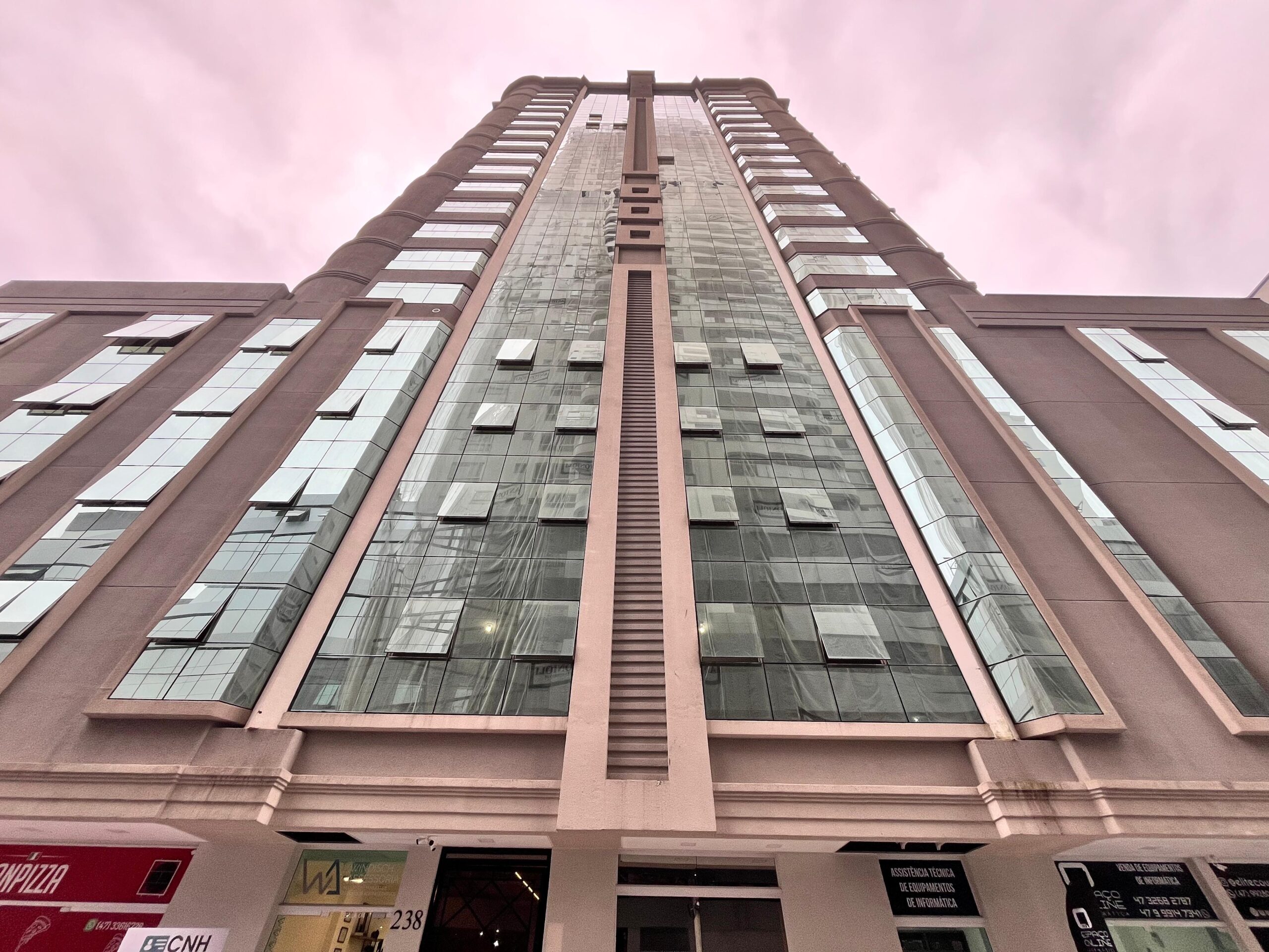 Apartamento à venda com 147m² por R$ 1.900.000,00 - Invicta Itapema - Assessoria Imobiliária