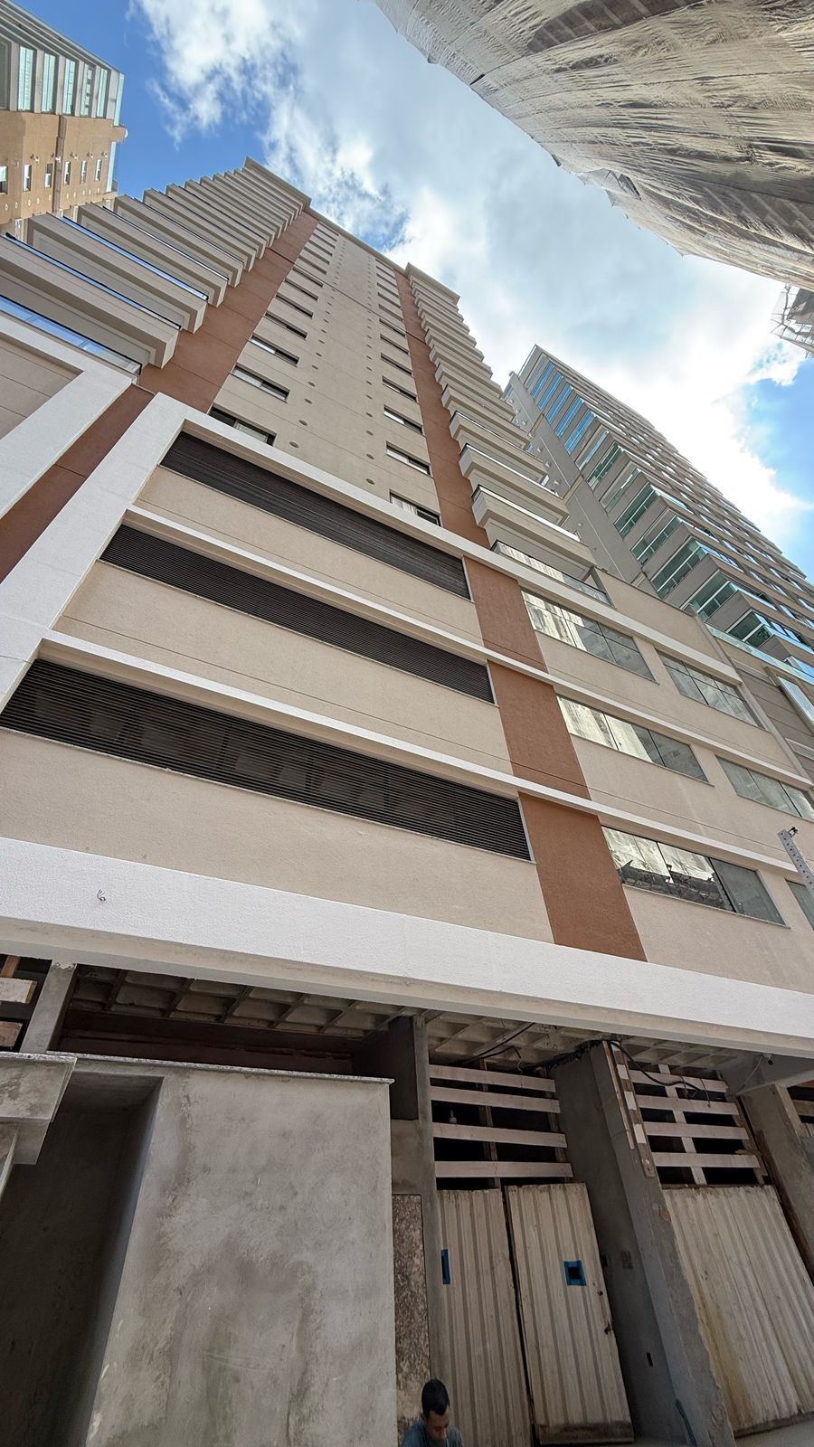 Apartamento com vista para o mar à venda com 67.83m² por R$ 850.000,00 - Invicta Itapema - Assessoria Imobiliária