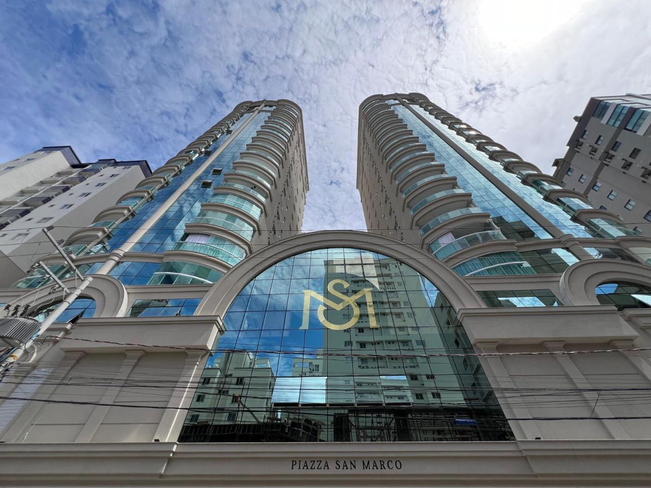 Apartamento à venda com 129.6m² por R$ 1.899.000,00 - Invicta Itapema - Assessoria Imobiliária