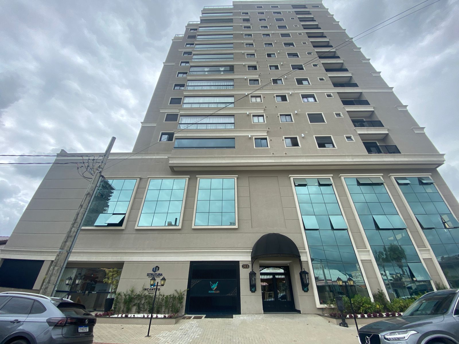 Apartamento, 3 quartos, 130 m² - Foto 1