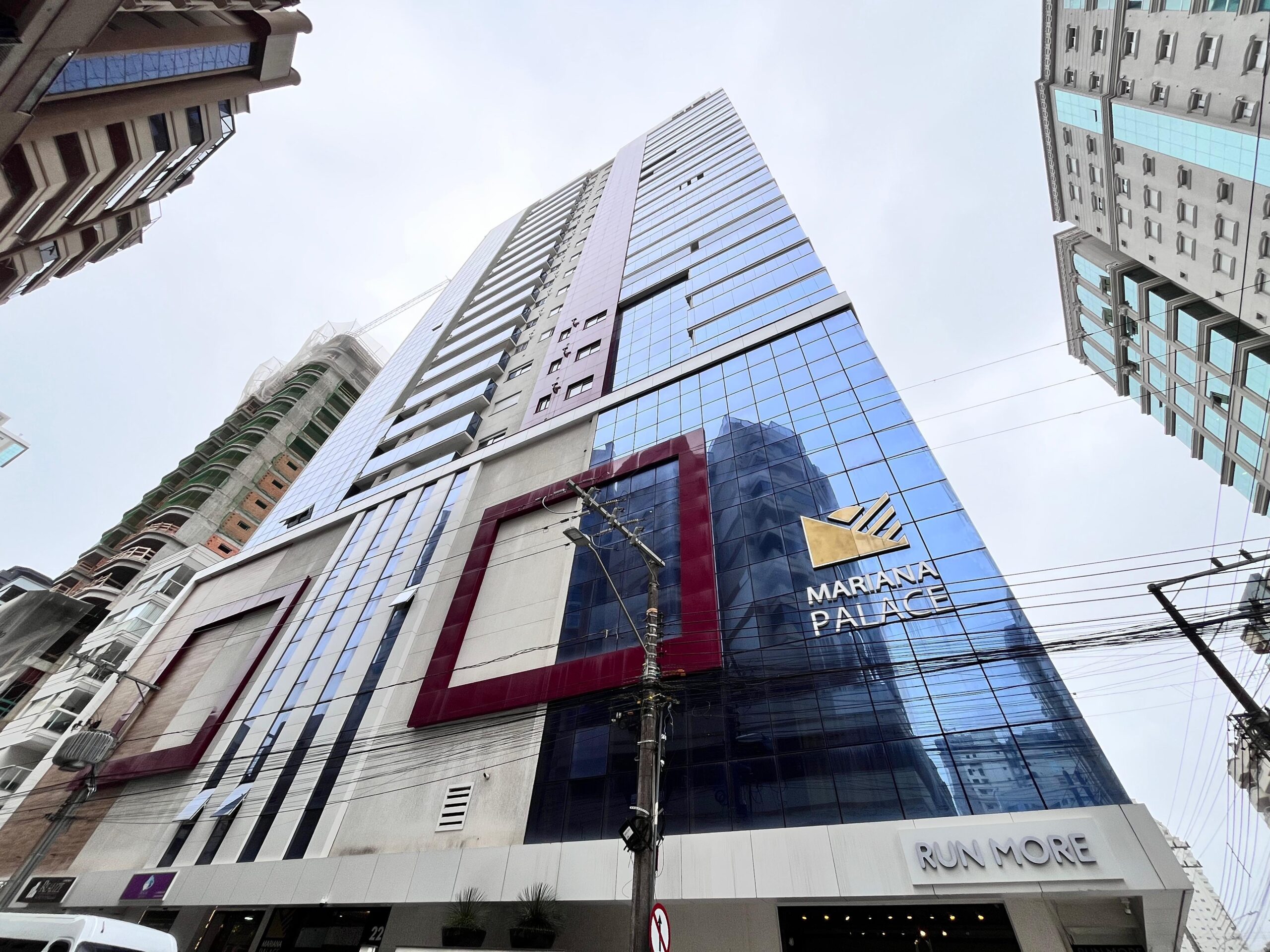 Apartamento com vista para o mar à venda com 283m² por R$ 5.500.000,00 - Invicta Itapema - Assessoria Imobiliária