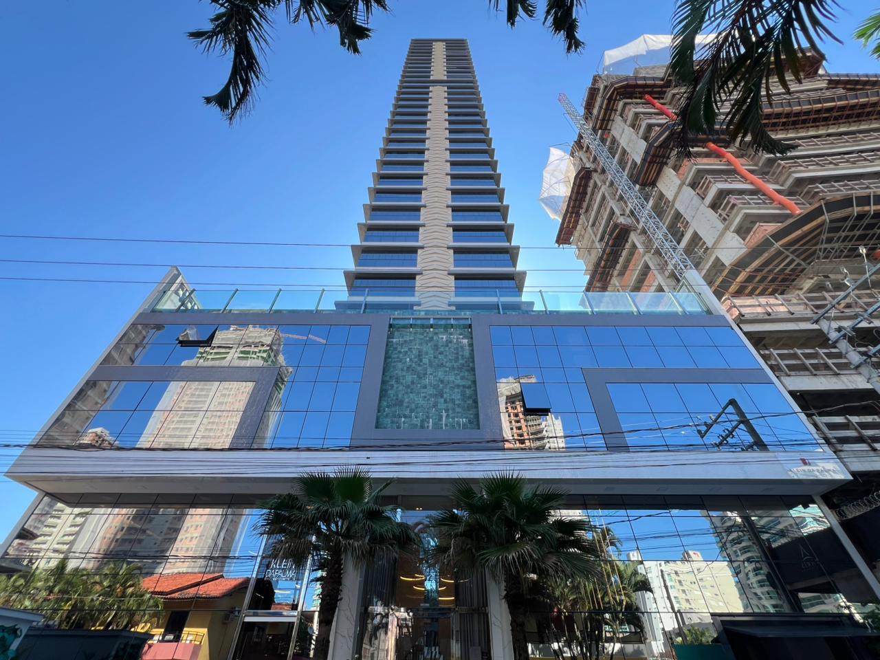 Apartamento à venda com 135m² por R$ 2.500.000,00 - Invicta Itapema - Assessoria Imobiliária