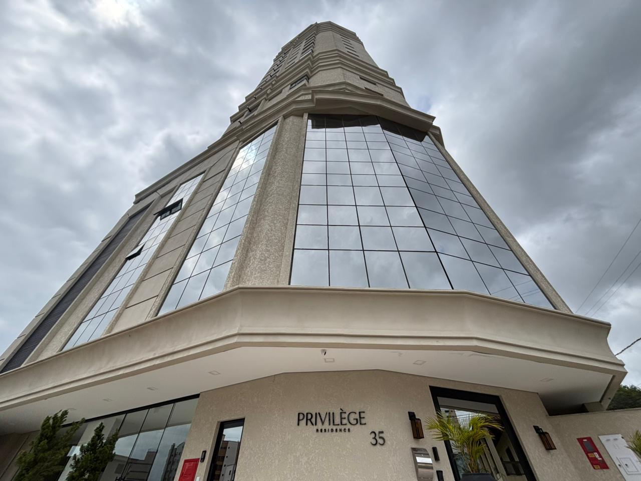 PRIVILÉGE