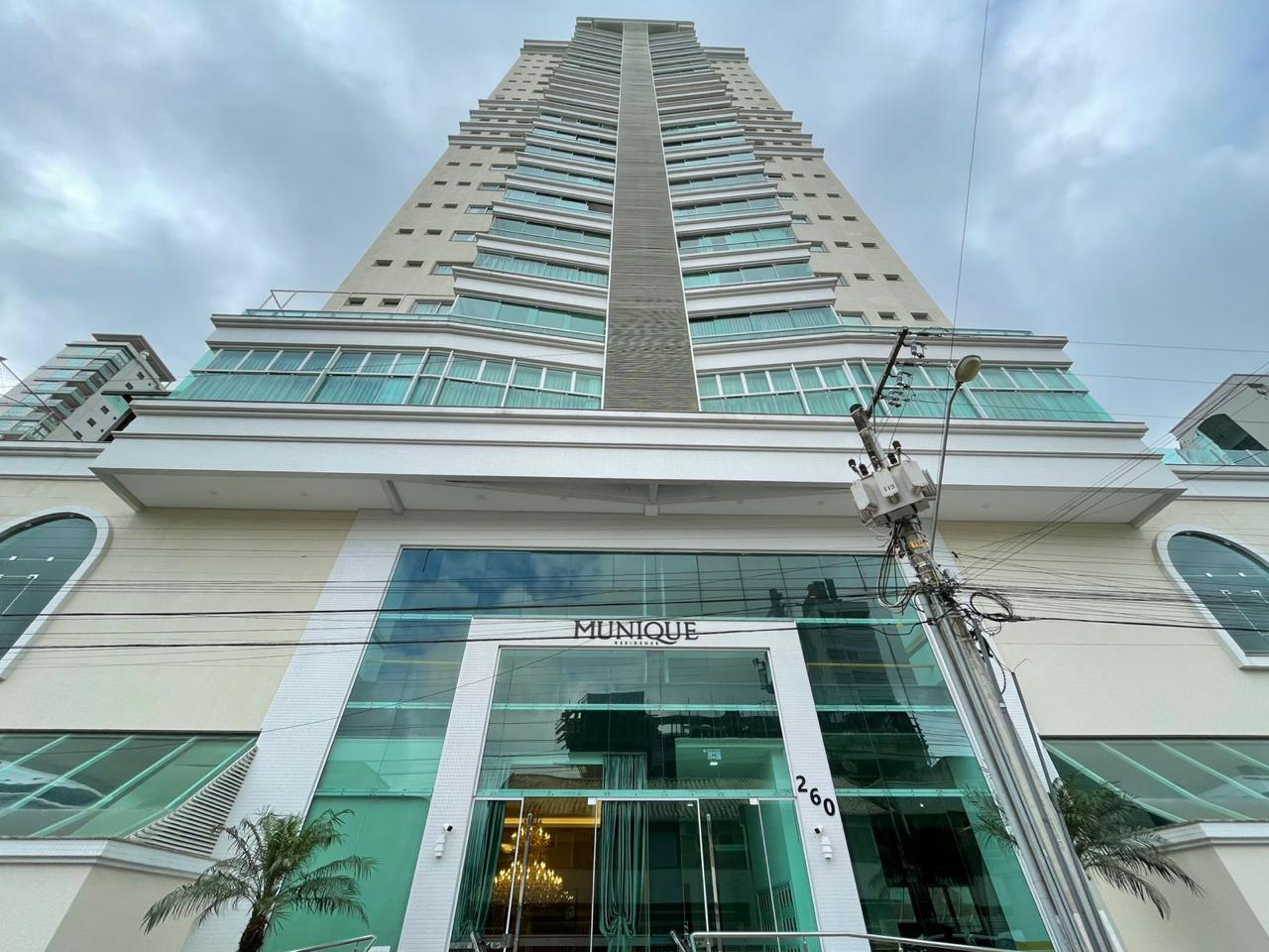 Apartamento com vista para o mar à venda com 270m² por R$ 4.990.000,00 - Invicta Itapema - Assessoria Imobiliária