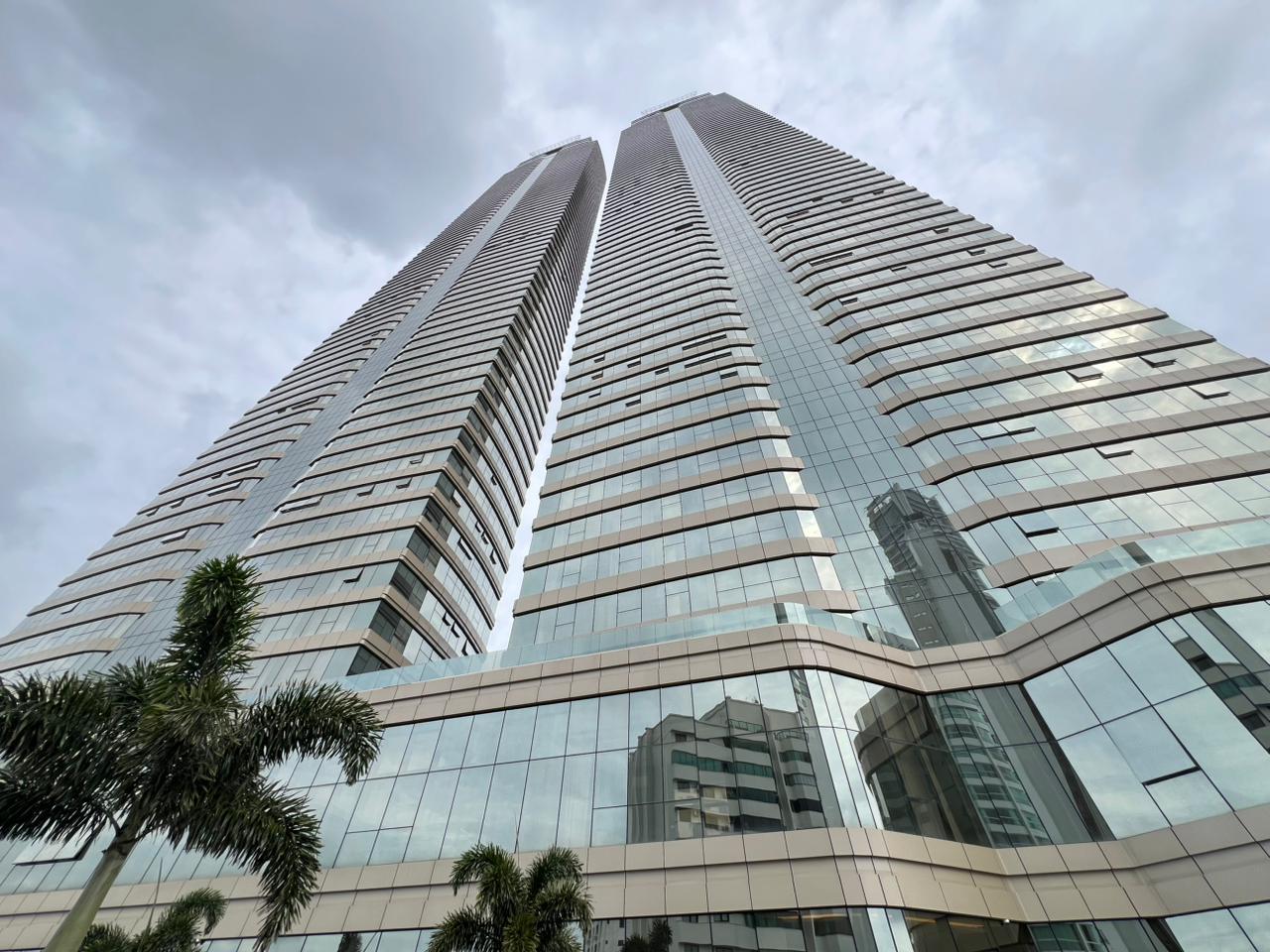 Apartamento com vista para o mar à venda com 265m² por R$ 8.500.000,00 - Invicta Itapema - Assessoria Imobiliária