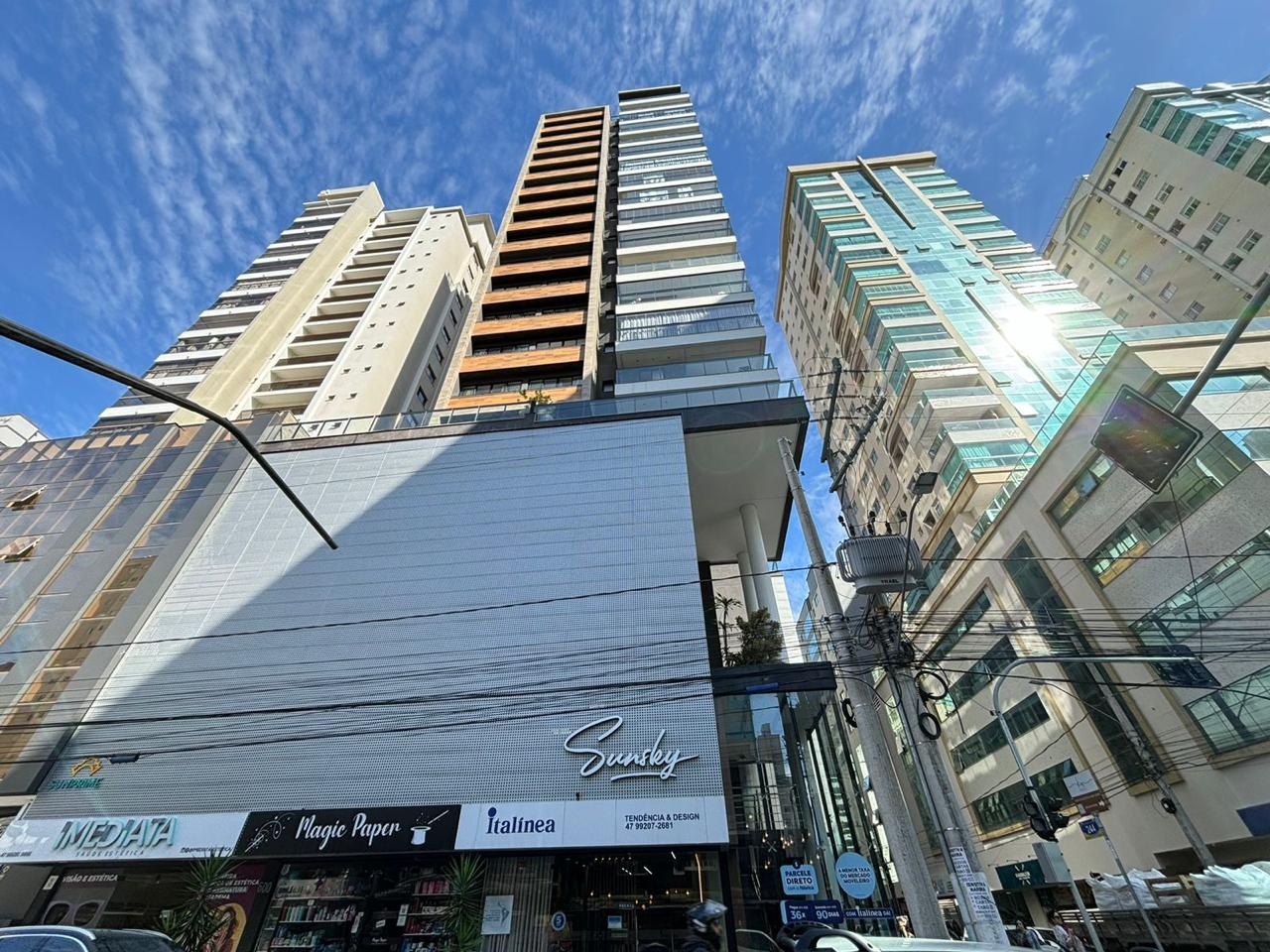 Apartamento à venda com 135m² por R$ 2.500.000,00 - Invicta Itapema - Assessoria Imobiliária