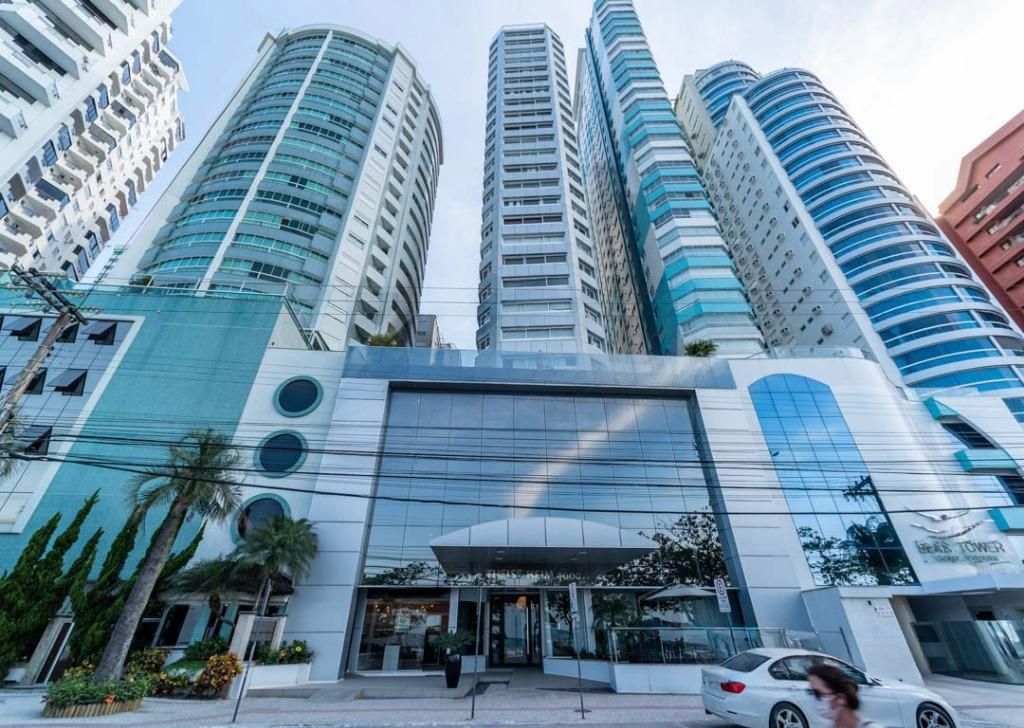 Apartamento com vista para o mar à venda com 421m² por R$ 25.000.000,00 - Invicta Itapema - Assessoria Imobiliária