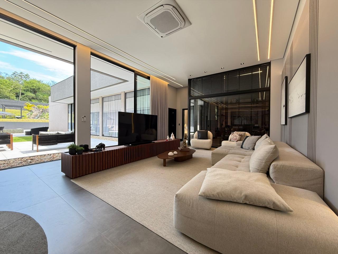 Casa, 5 quartos, 1875 m² - Foto 4