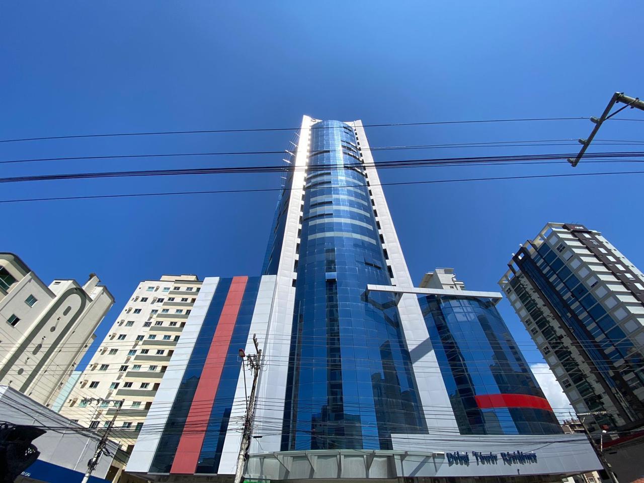 Apartamento com vista para o mar à venda com 229m² por R$ 5.900.000,00 - Invicta Itapema - Assessoria Imobiliária