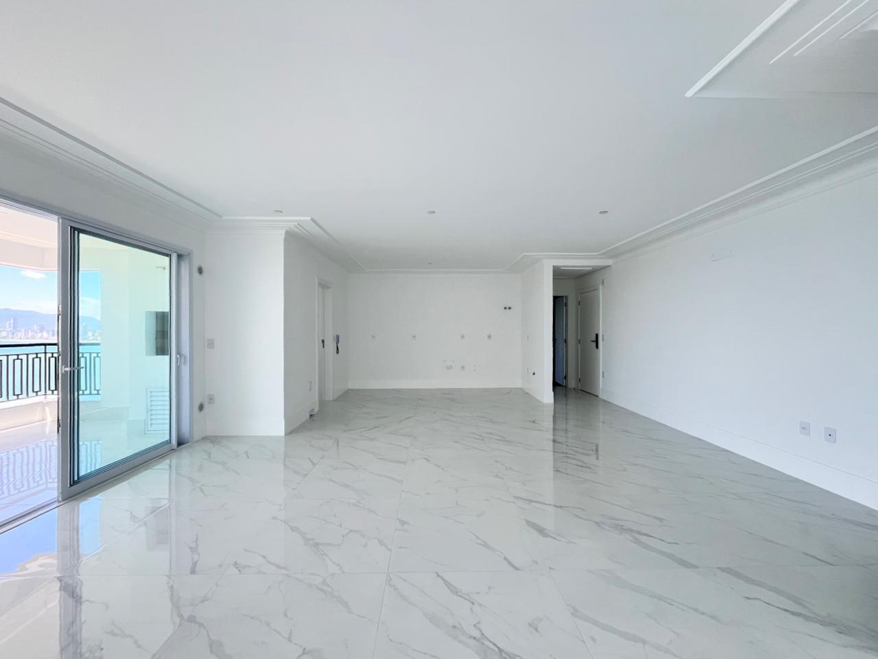  - Apartamento com vista para o mar à venda com 190m² por R$ 4.048.000,00