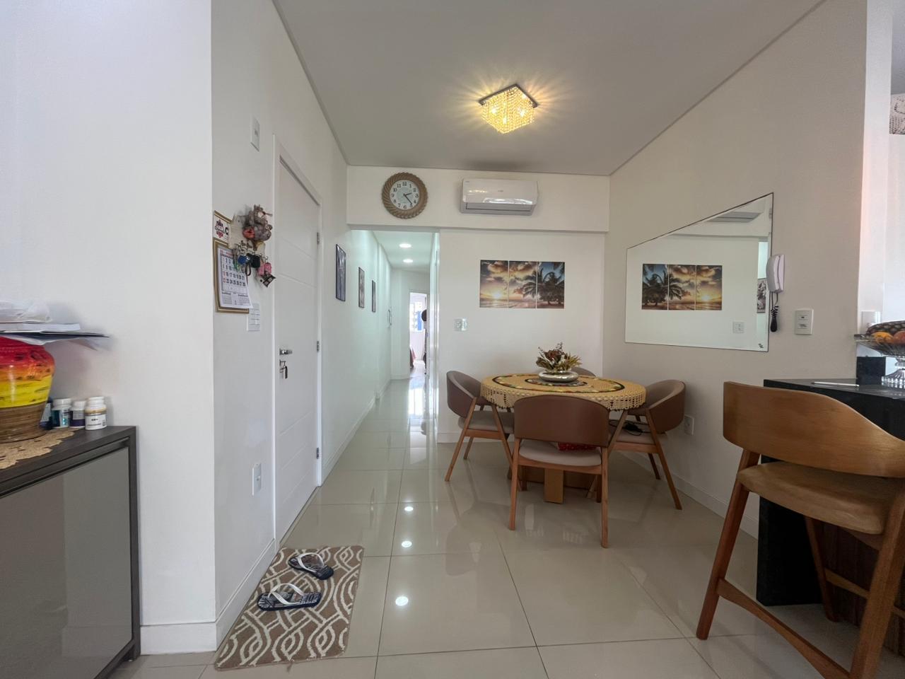 Apartamento à venda com 3 quartos, 118.00m² - Meia Praia,Itapema