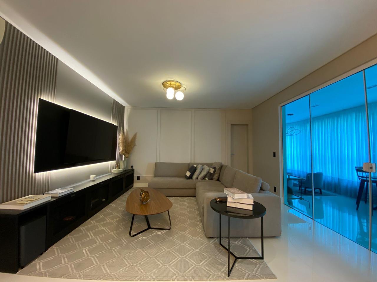 Apartamento à venda com 3 quartos, 187.00m² - Meia Praia,Itapema