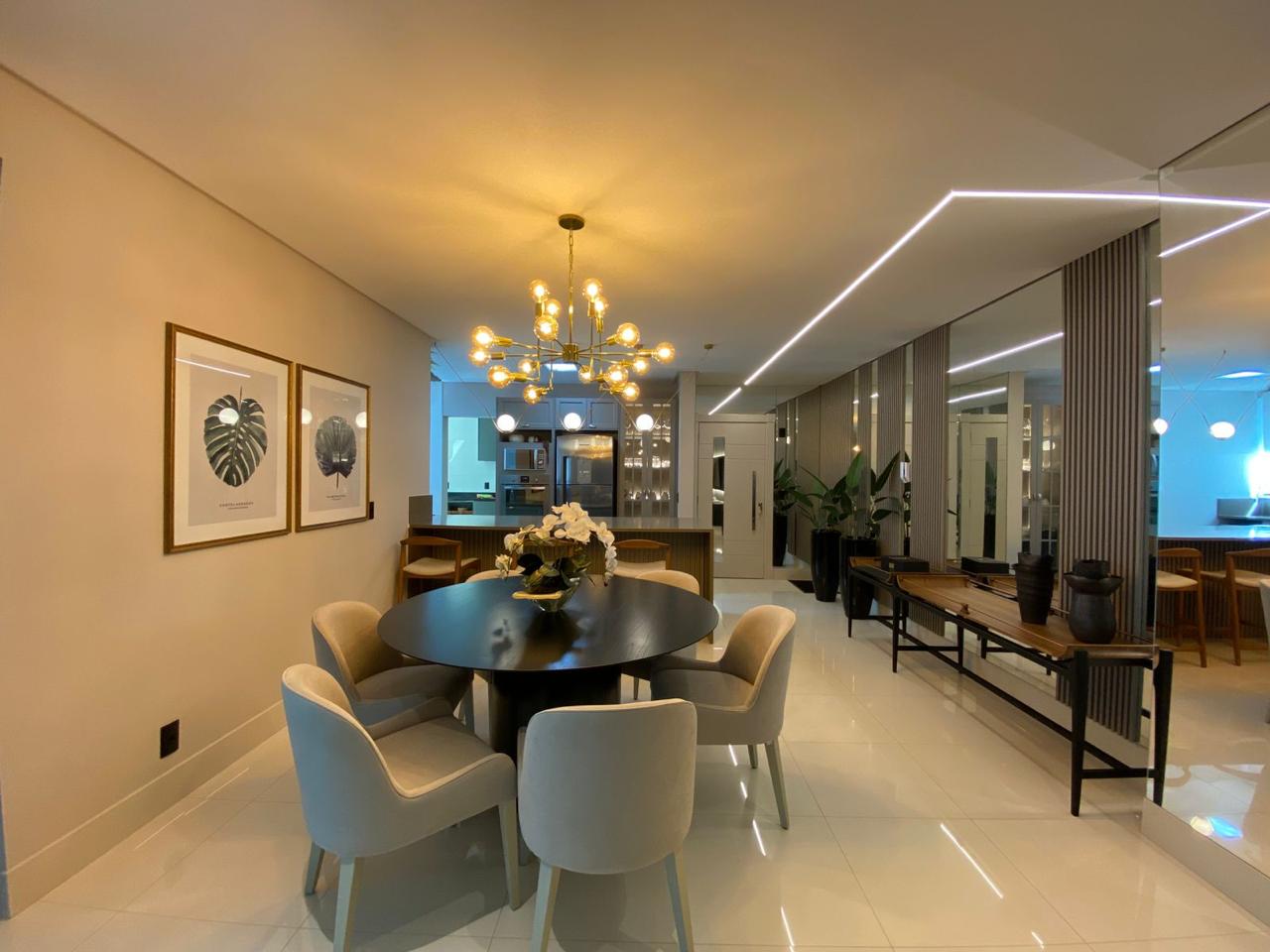 Apartamento à venda com 3 quartos, 187.00m² - Meia Praia,Itapema