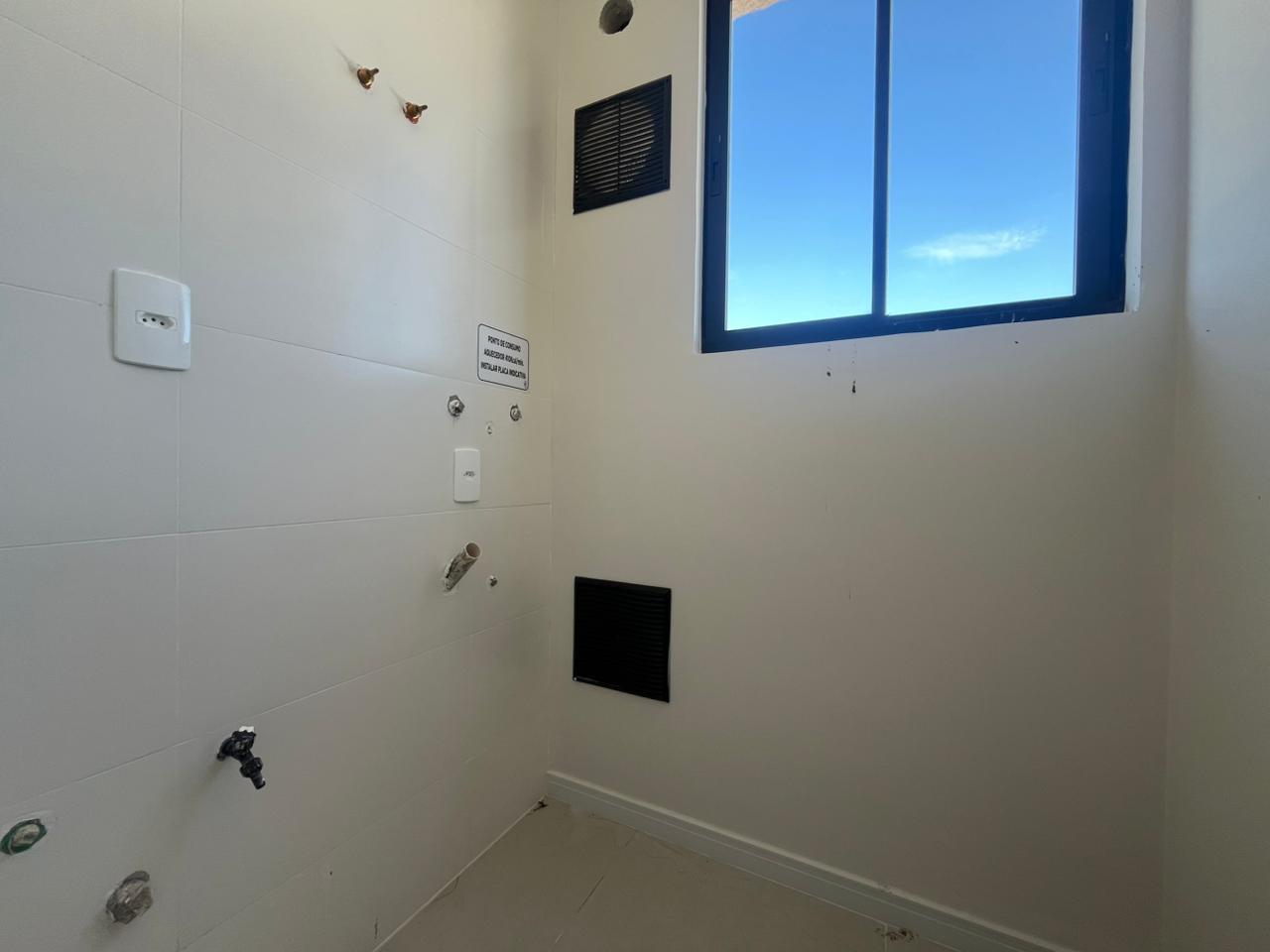  - Apartamento à Venda com 2 Dormitórios 57.76m² Privativos  por R$ 630.000,00 em Itapema SC