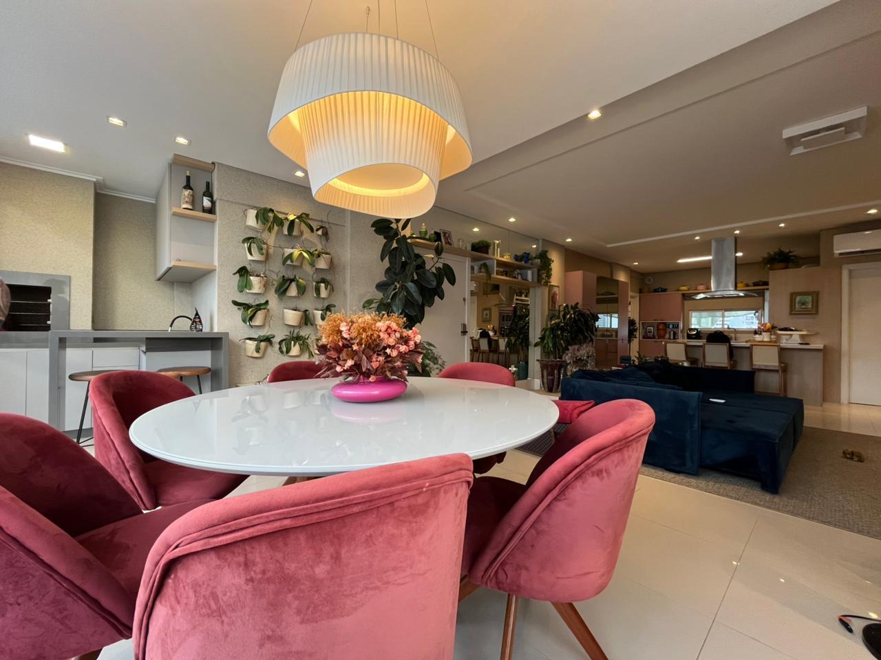Apartamento à venda com 3 quartos, 145.00m² - Meia Praia,Itapema
