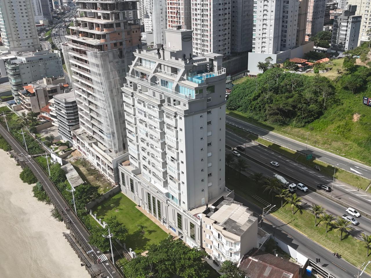 Apartamento, 3 quartos, 292 m² - Foto 2
