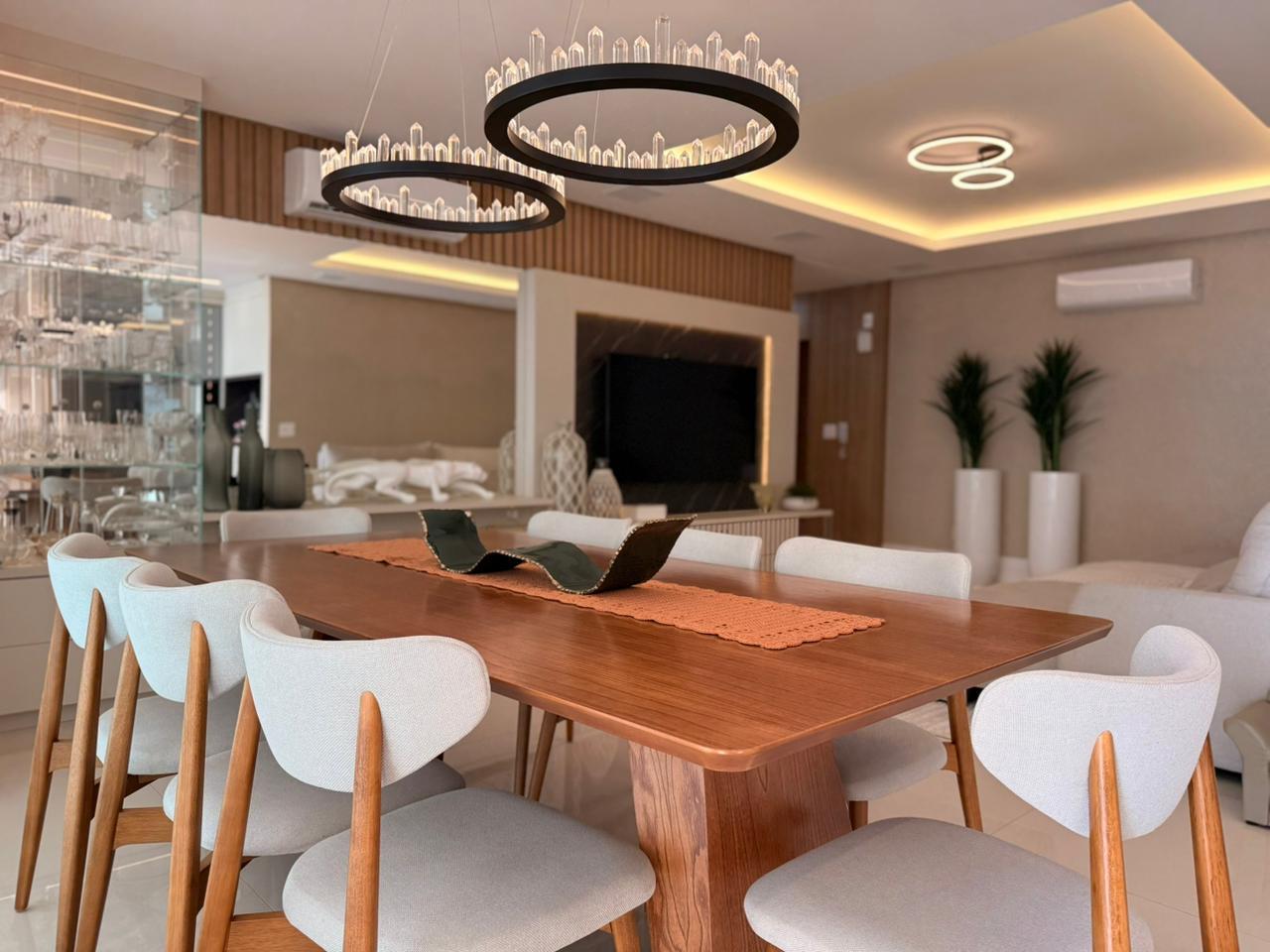  - Apartamento Frente Mar à venda 3 Suítes Sendo 1 Máster  292m² Privativos por R$ 9.500.000,00  Itapema SC