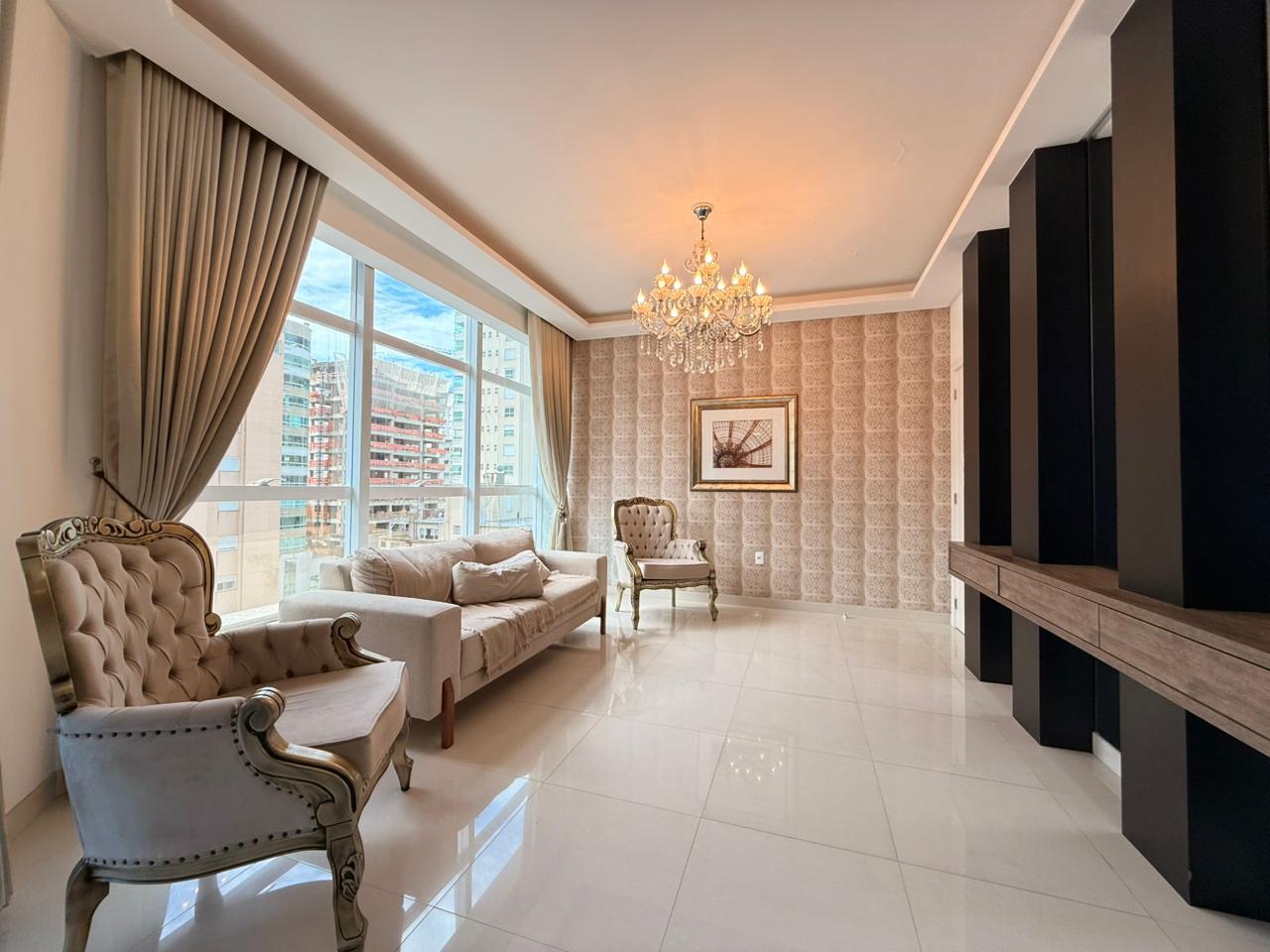 Apartamento à venda com 4 quartos, 197.70m² - Meia Praia,Itapema