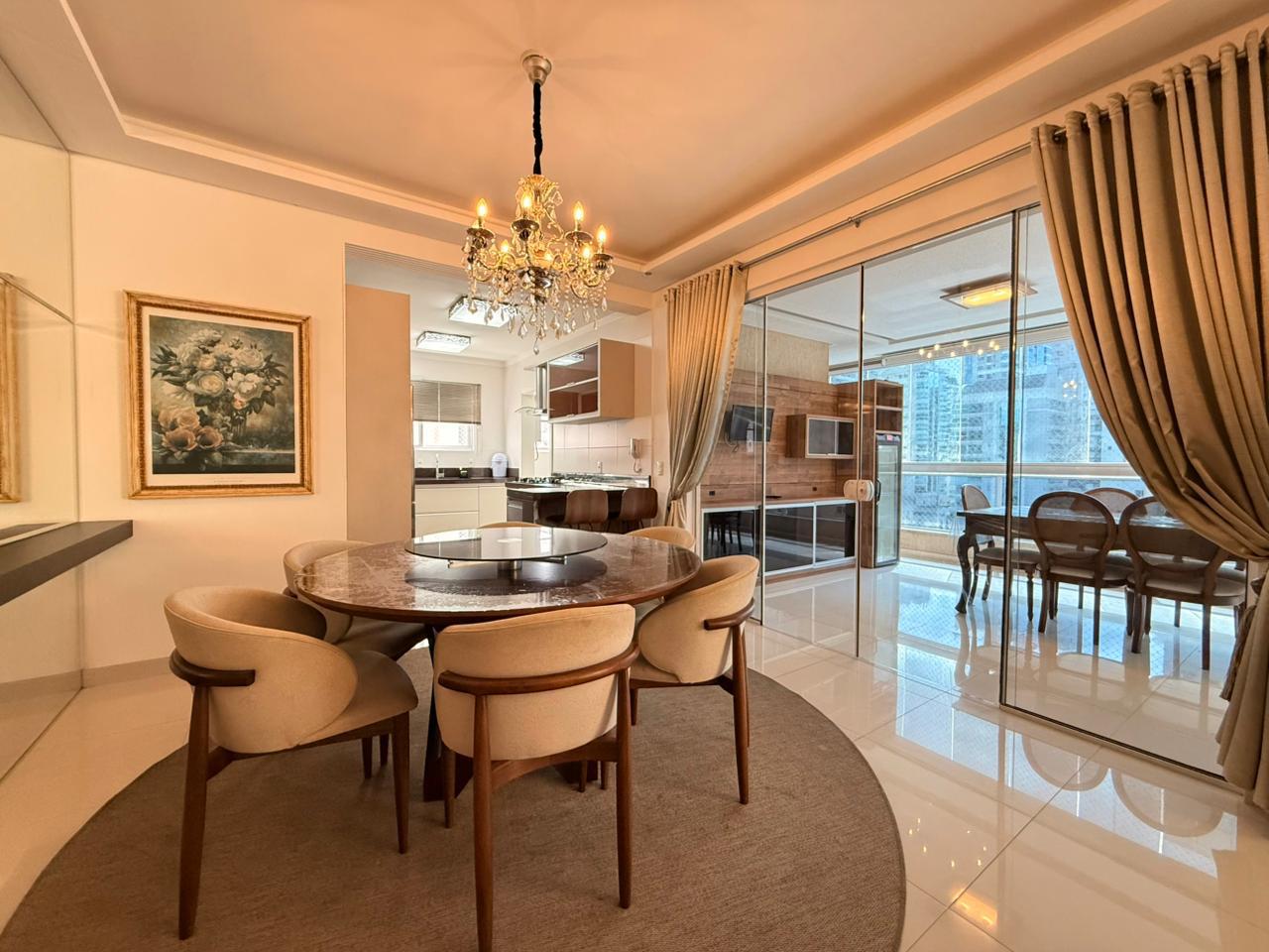 Apartamento à venda com 4 quartos, 197.70m² - Meia Praia,Itapema