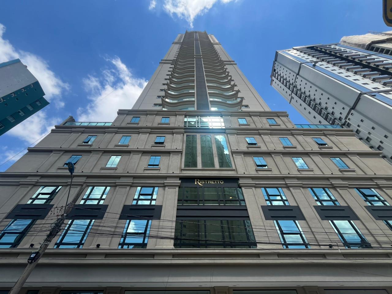 Apartamento, 4 quartos, 243 m² - Foto 1