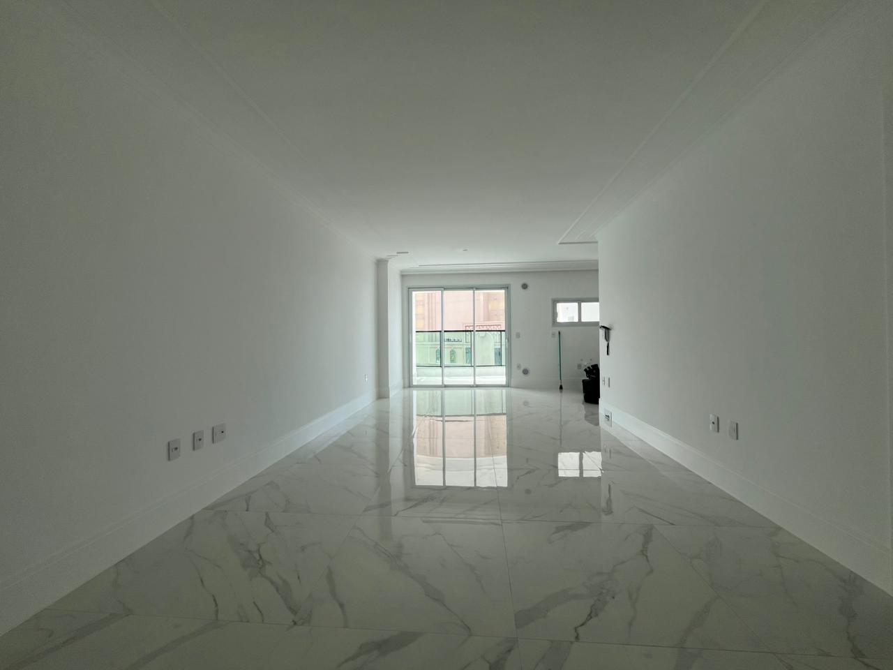  - Apartamento Vista Mar à Venda 4 Suítes Sendo 1 Máster  243m² Privativos R$ 3.645.000,00 Centro Itapema SC