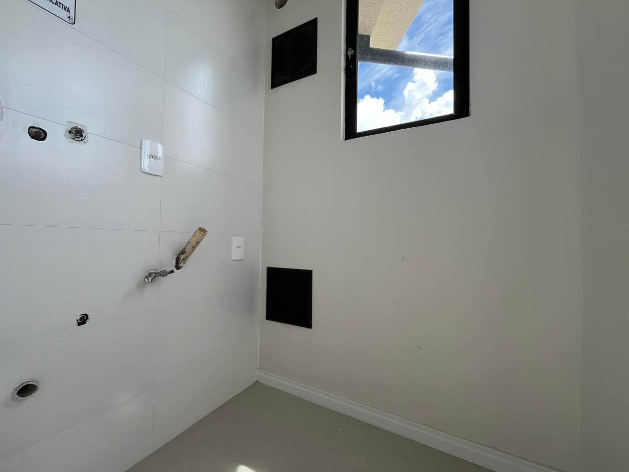  - Apartamento com Vista Mar à Venda com 2 Dormitórios  62.58m² Privativos por R$ 850.000,00 em Itapema SC