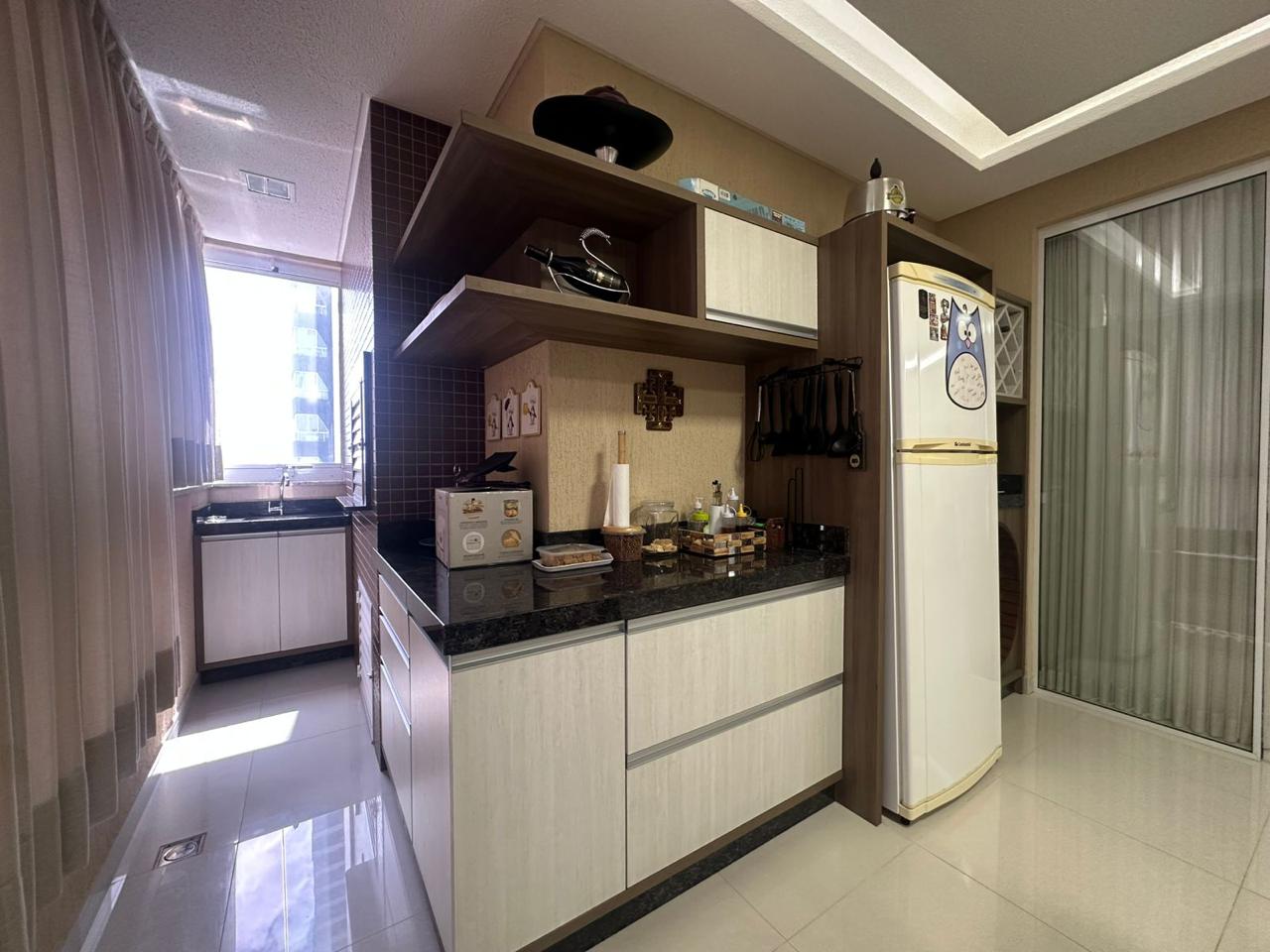  - Apartamento à Venda com 4 Suítes 197.7m² Privativos  por R$ 2.850.000,00 Meia Praia de Itapema SC