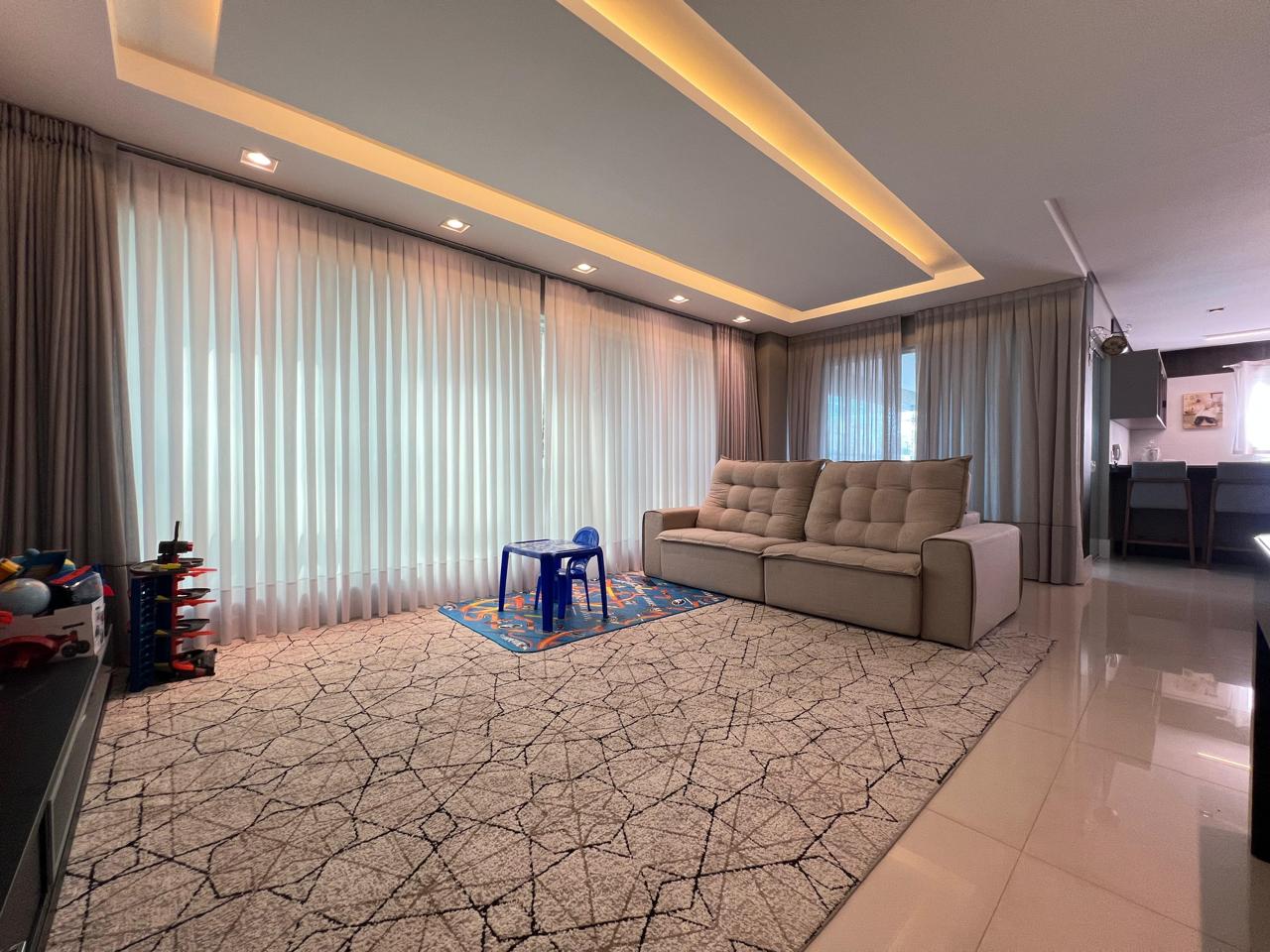 Apartamento à venda com 4 quartos, 166.00m² - Meia Praia,Itapema