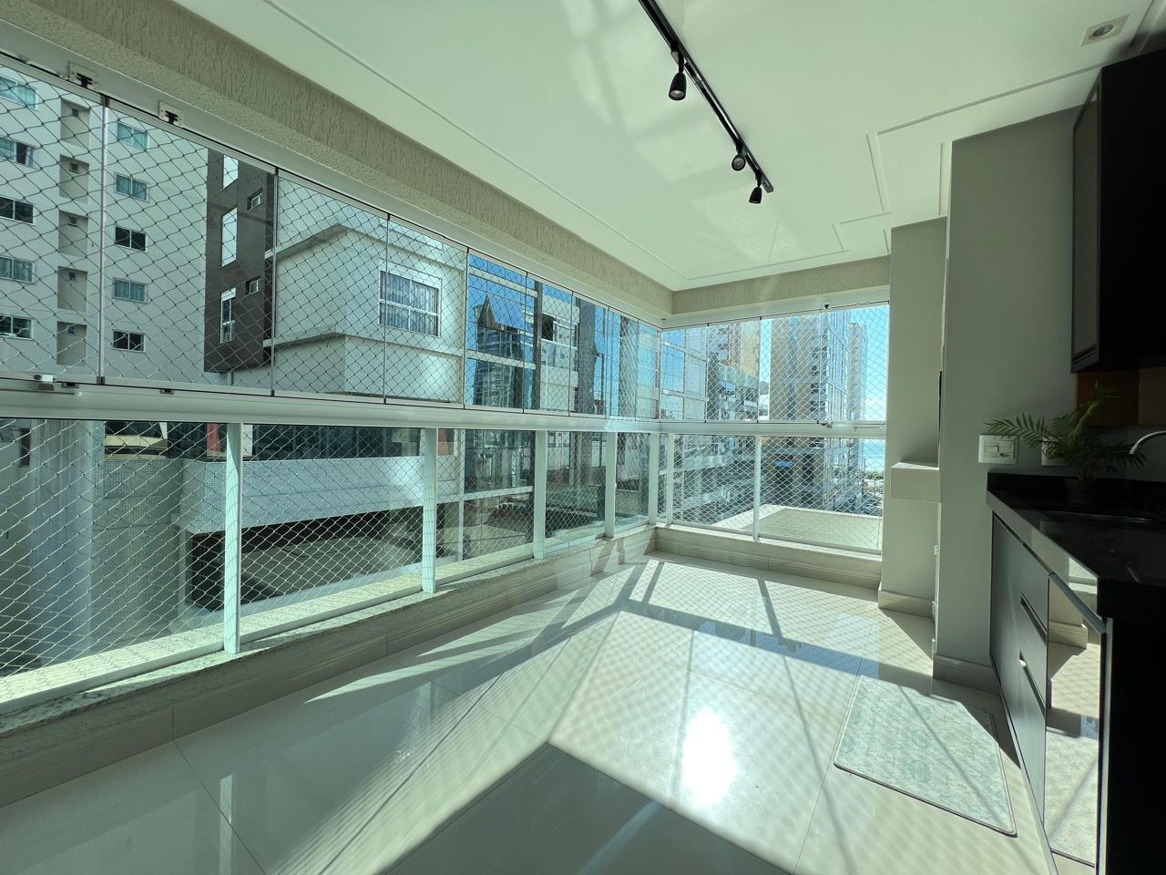 Apartamento à venda com 4 quartos, 166.00m² - Meia Praia,Itapema