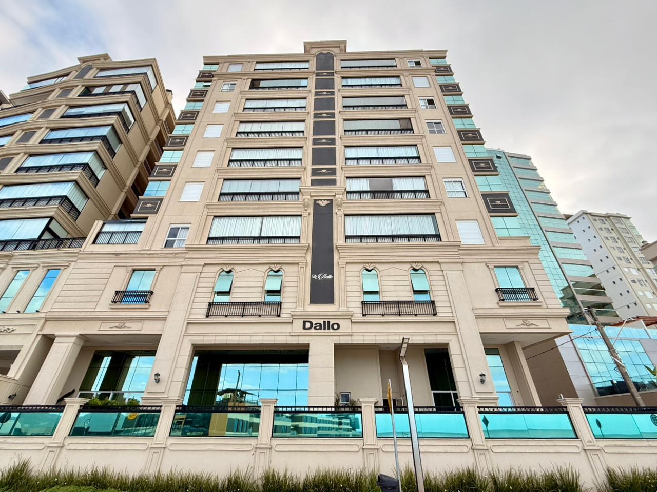 Apartamento com vista para o mar à venda com 200m² por R$ 9.980.000,00 - Invicta Itapema - Assessoria Imobiliária