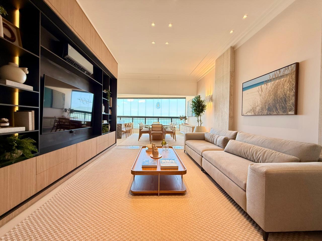 Apartamento à venda com 4 quartos, 200.00m² - Meia Praia,Itapema