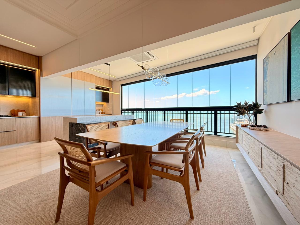 Apartamento à venda com 4 quartos, 200.00m² - Meia Praia,Itapema
