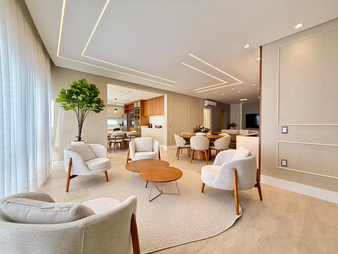 Apartamento à venda com 4 quartos, 197.00m² - Meia Praia,Itapema