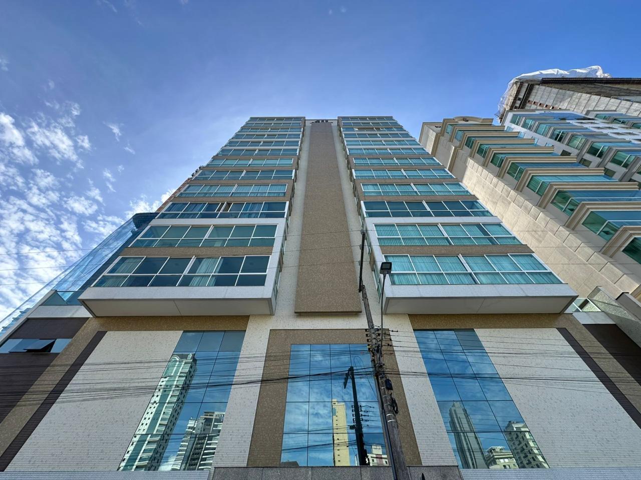Apartamento à venda com 294m² por R$ 3.200.000,00 - Invicta Itapema - Assessoria Imobiliária