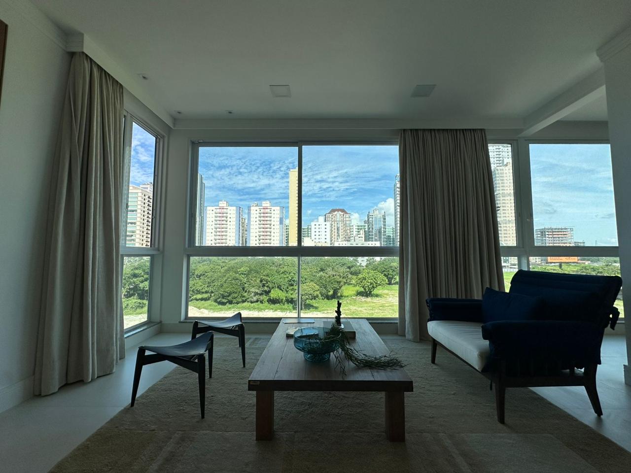 Apartamento à venda com 3 quartos, 294.00m² - Meia Praia,Itapema