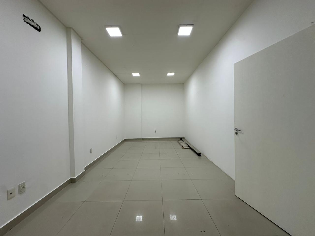 Sala comercial à venda, 125.00m² - Meia Praia,Itapema