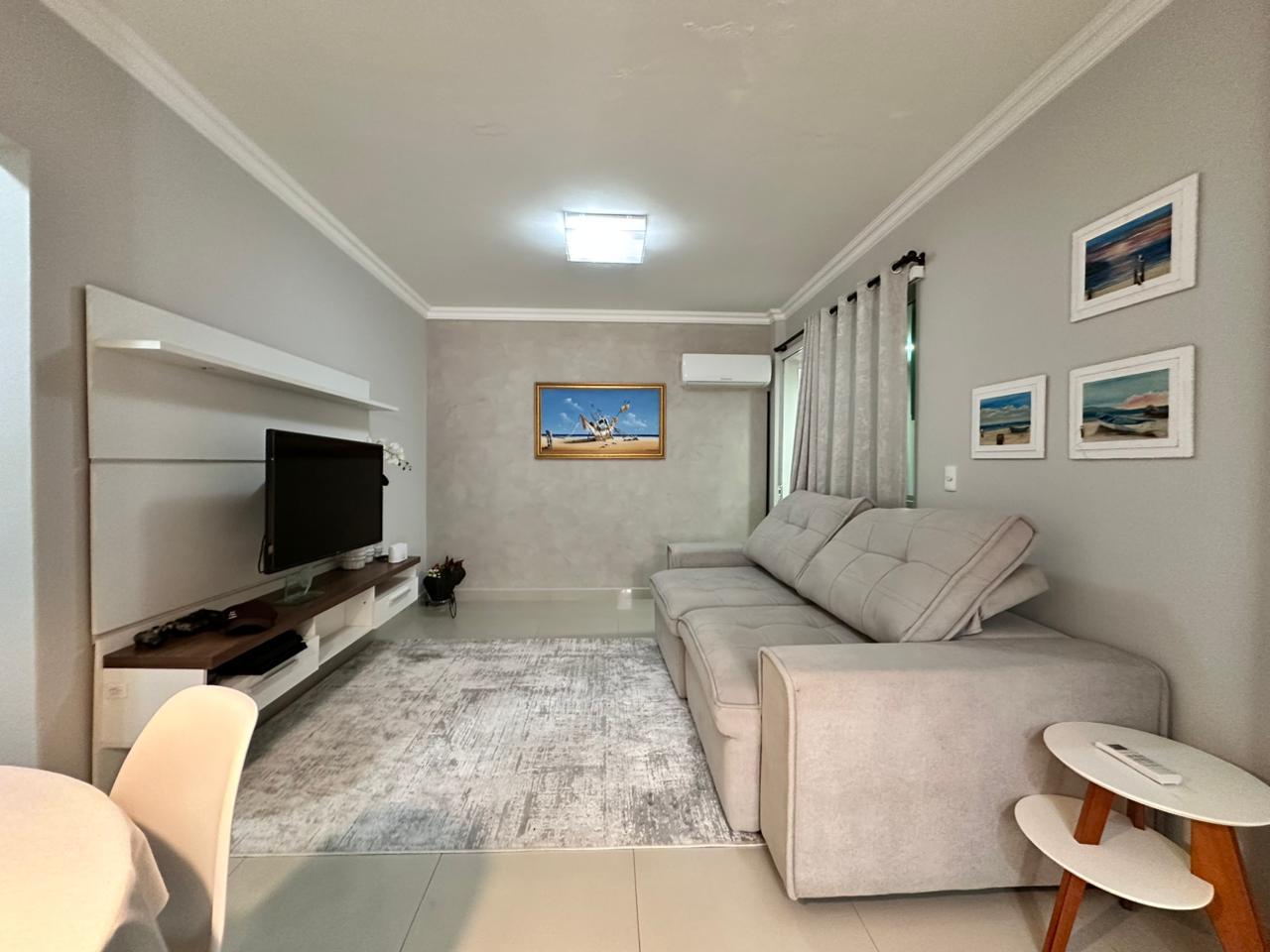  - Apartamento à venda em Itapema, Meia Praia, com 2 quartos, 60m²