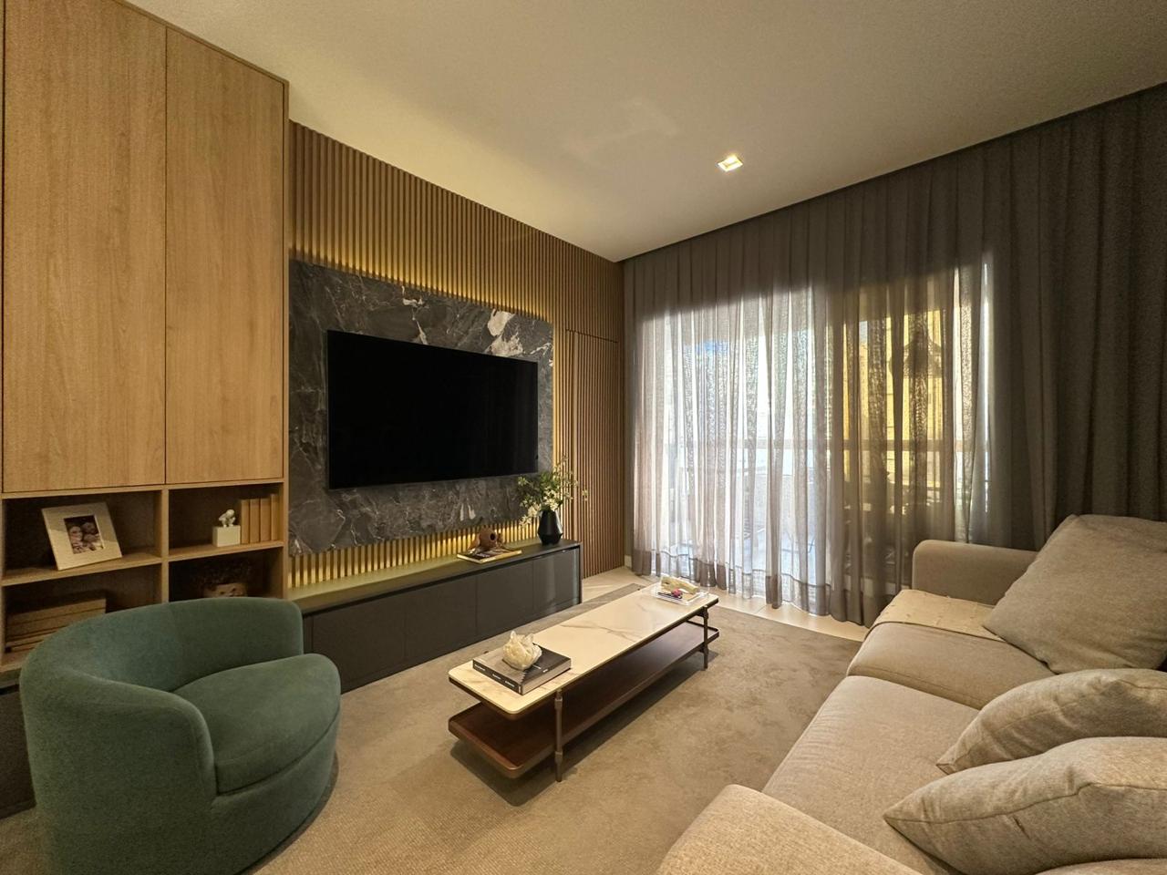 Apartamento à venda com 3 quartos, 134.00m² - Meia Praia,Itapema