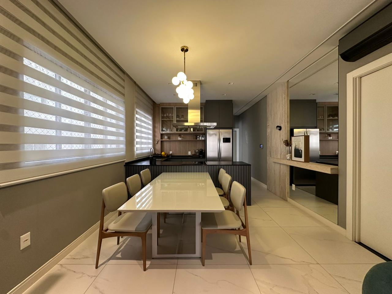 Apartamento à venda com 3 quartos, 134.00m² - Meia Praia,Itapema