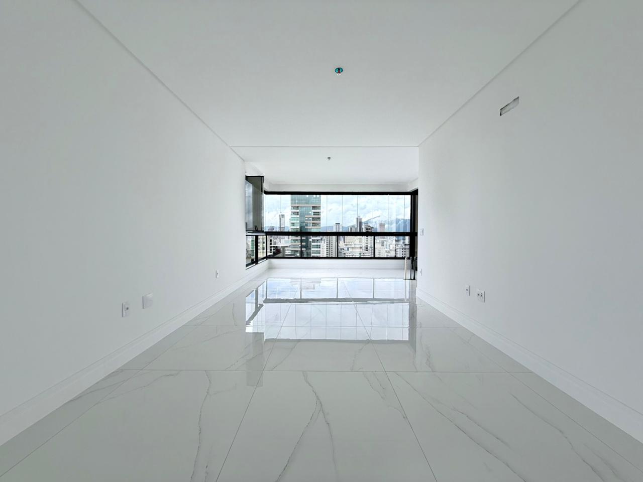  - Apartamento à venda 4 Suítes 206m² Privativos + 3 Vagas de Garagem por R$ 3.290.000,00 Meia Praia de Itapema SC