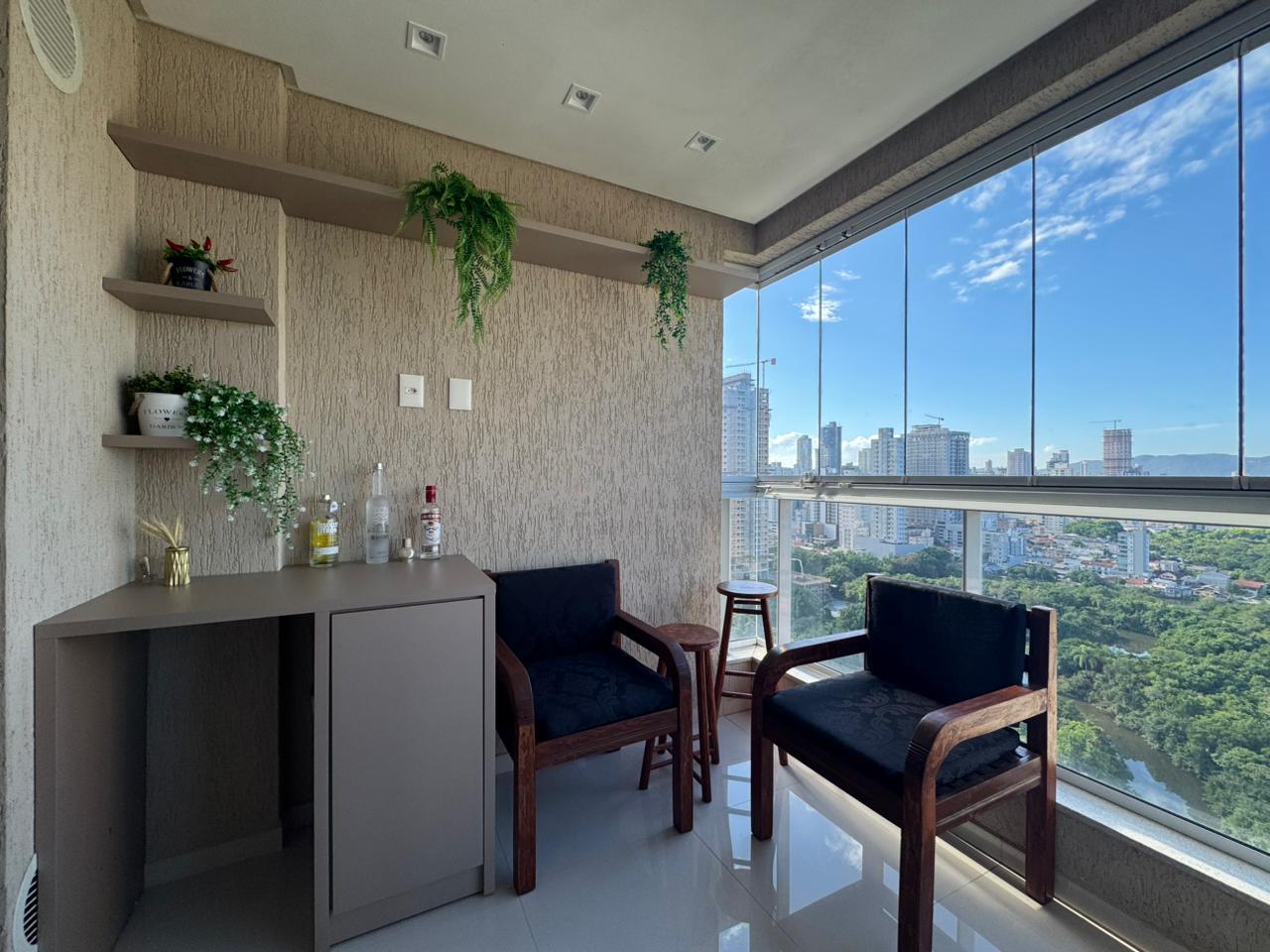 Apartamento à venda com 2 quartos, 85.00m² - Meia Praia,Itapema