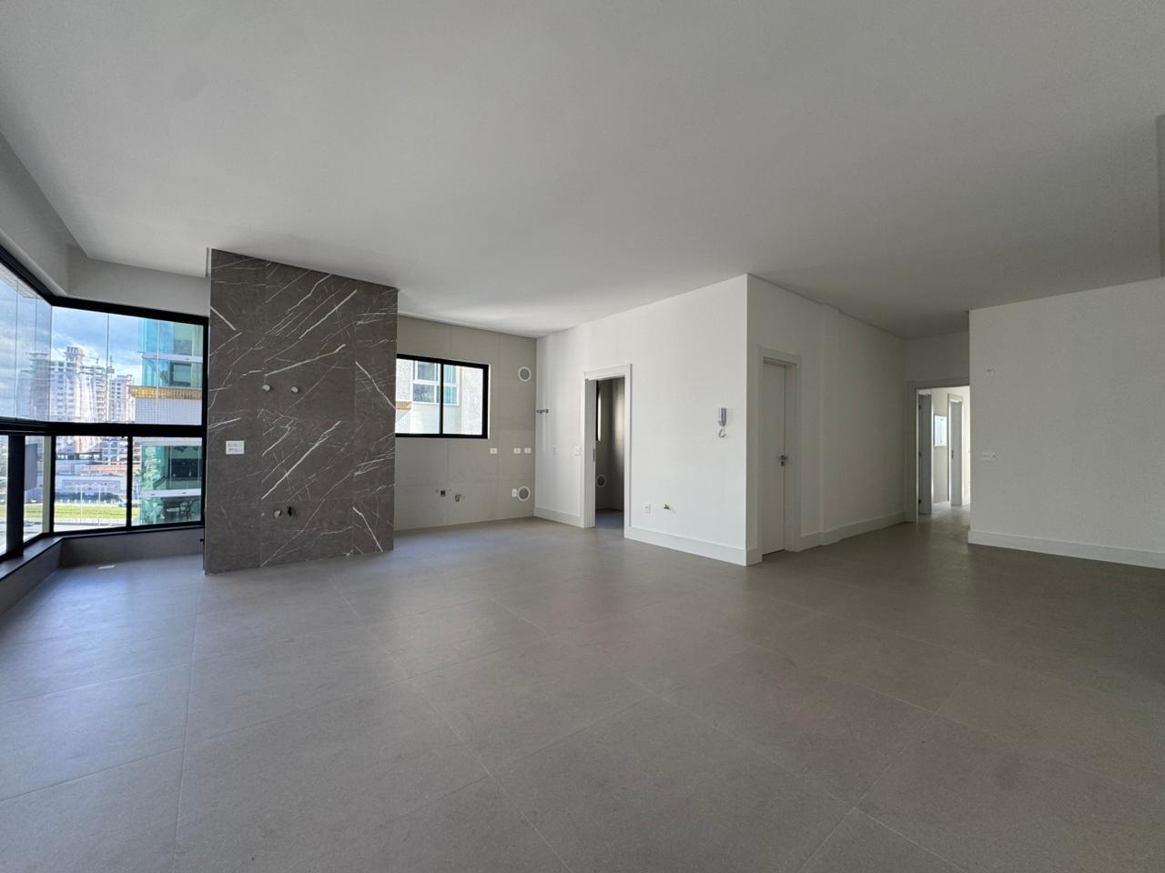  - Apartamento à venda 3 suítes 124m² Privativos 3 Vagas de Garagem R$ 1.850.000,00 Meia Praia de Itapema SC