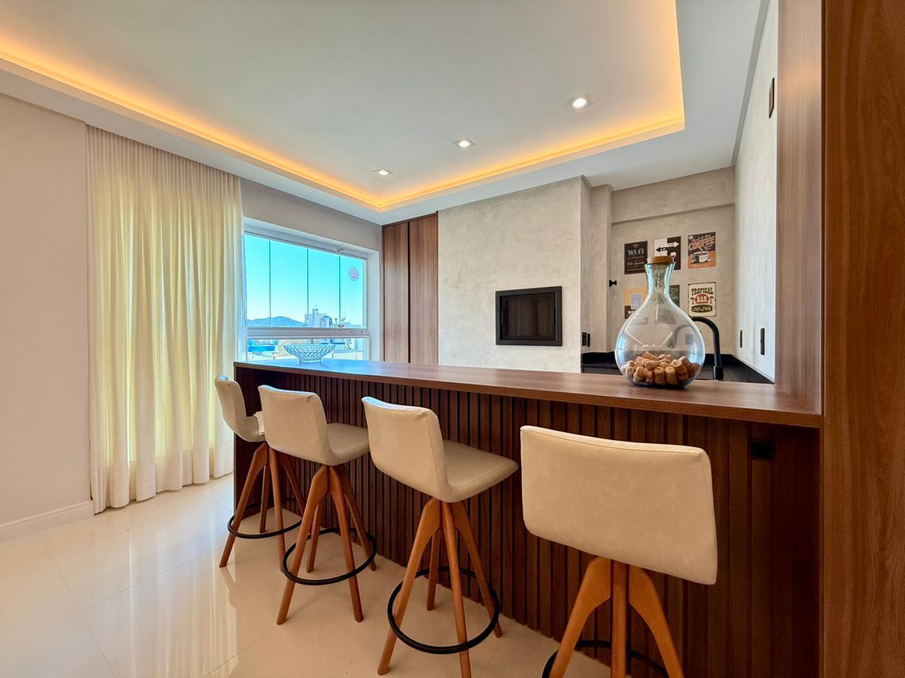 Apartamento à venda com 4 quartos, 179.50m² - Meia Praia,Itapema